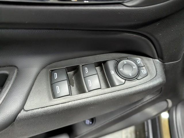 used 2024 Chevrolet Equinox car, priced at $22,998