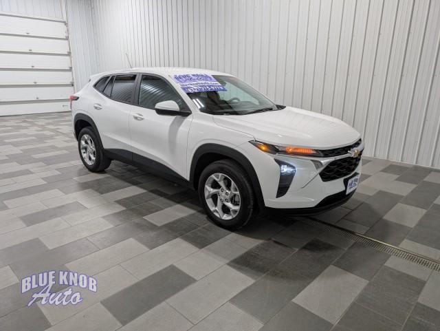 used 2024 Chevrolet Trax car, priced at $20,498