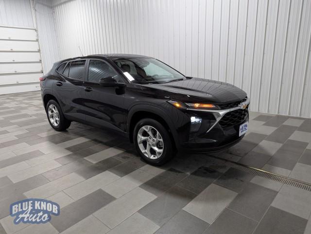 used 2025 Chevrolet Trax car, priced at $22,498