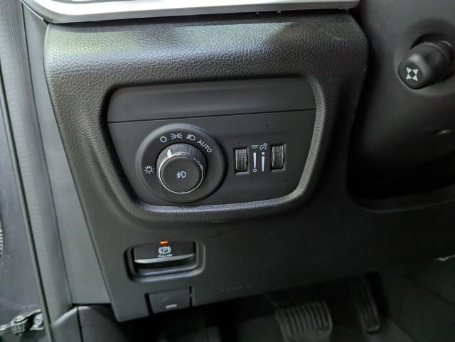 used 2022 Jeep Grand Cherokee car, priced at $37,498