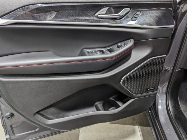 used 2022 Jeep Grand Cherokee car, priced at $37,498