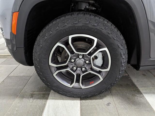 used 2022 Jeep Grand Cherokee car, priced at $37,498