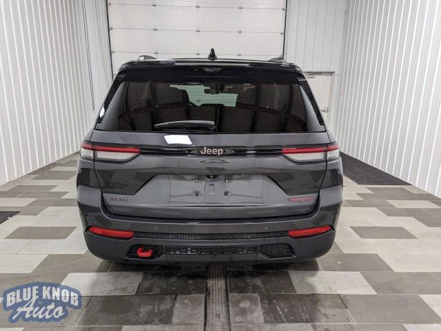 used 2022 Jeep Grand Cherokee car, priced at $37,498