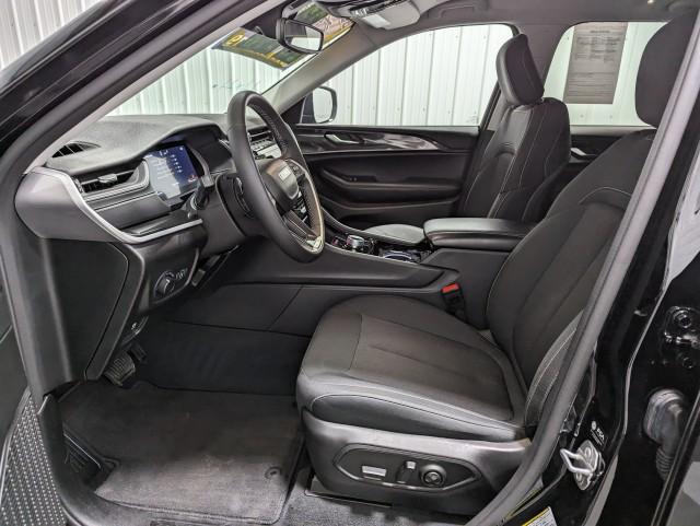 used 2023 Jeep Grand Cherokee car, priced at $28,998