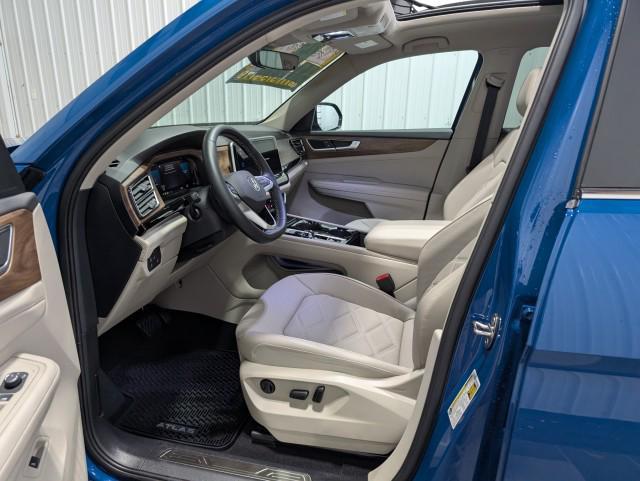 used 2025 Volkswagen Atlas car, priced at $37,498