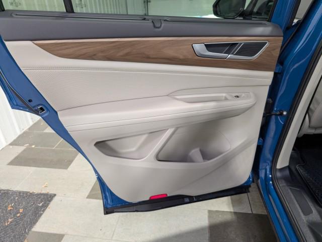 used 2025 Volkswagen Atlas car, priced at $37,498