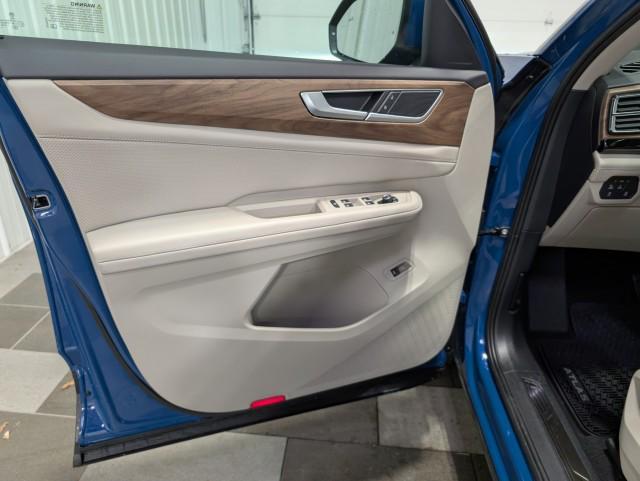 used 2025 Volkswagen Atlas car, priced at $37,498