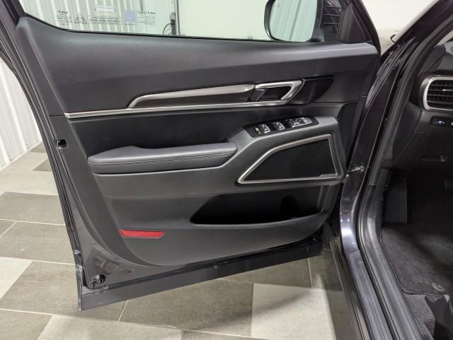 used 2025 Kia Telluride car, priced at $37,998