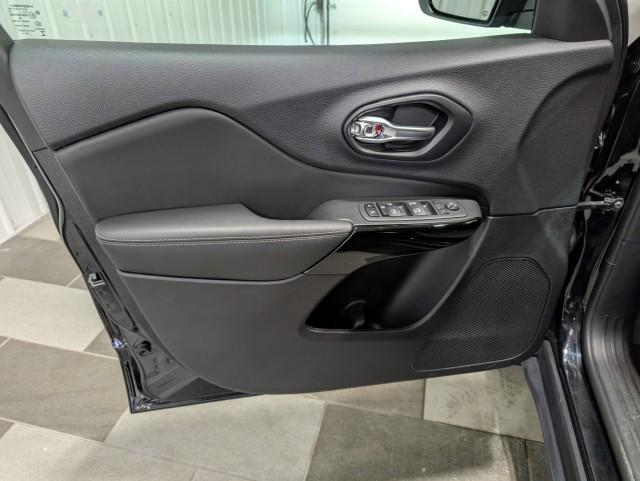 used 2023 Jeep Cherokee car, priced at $27,498