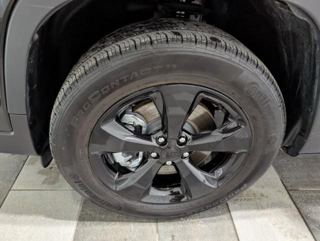 used 2023 Jeep Cherokee car, priced at $27,498