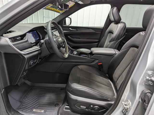 used 2023 Jeep Grand Cherokee car, priced at $34,498