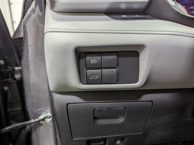 used 2022 Toyota Highlander car, priced at $38,498