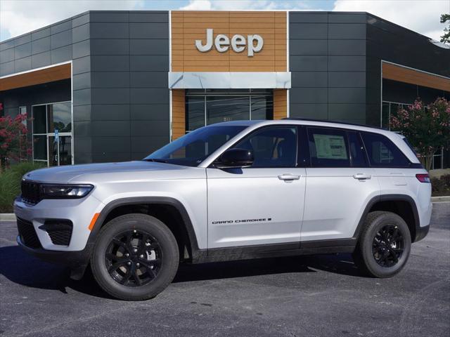 new 2025 Jeep Grand Cherokee car, priced at $39,158