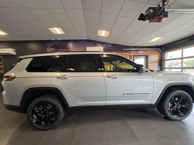 new 2025 Jeep Grand Cherokee L car, priced at $51,670