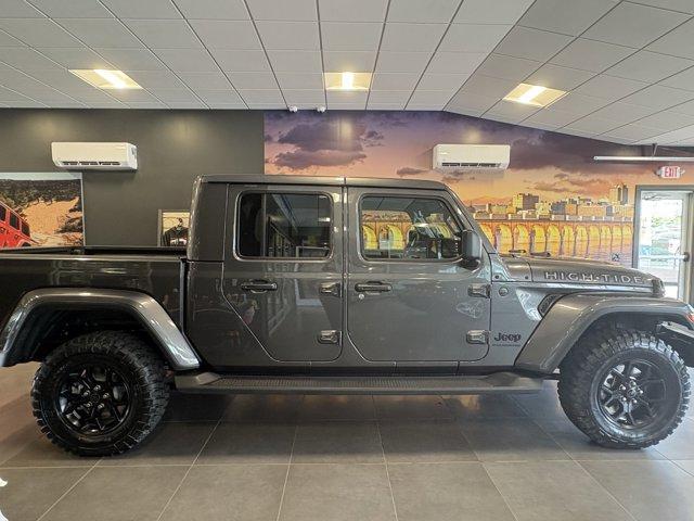 new 2025 Jeep Gladiator car, priced at $52,102