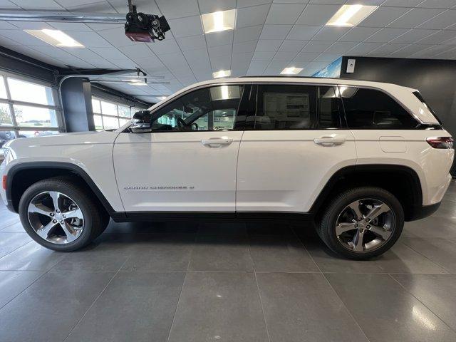 new 2025 Jeep Grand Cherokee car, priced at $53,593