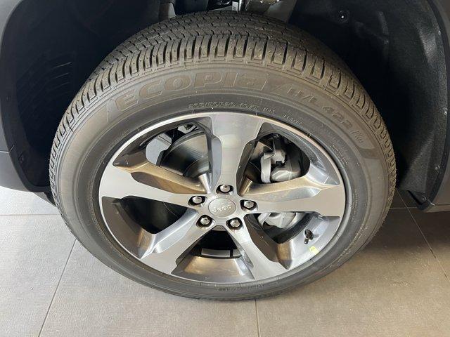 new 2025 Jeep Grand Cherokee car, priced at $53,593