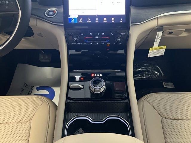 new 2025 Jeep Grand Cherokee car, priced at $53,593