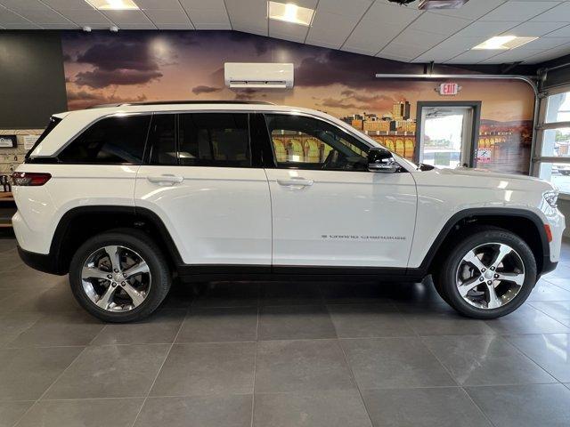 new 2025 Jeep Grand Cherokee car, priced at $53,593