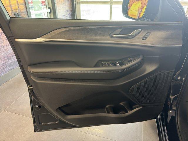 used 2024 Jeep Grand Cherokee car, priced at $42,849