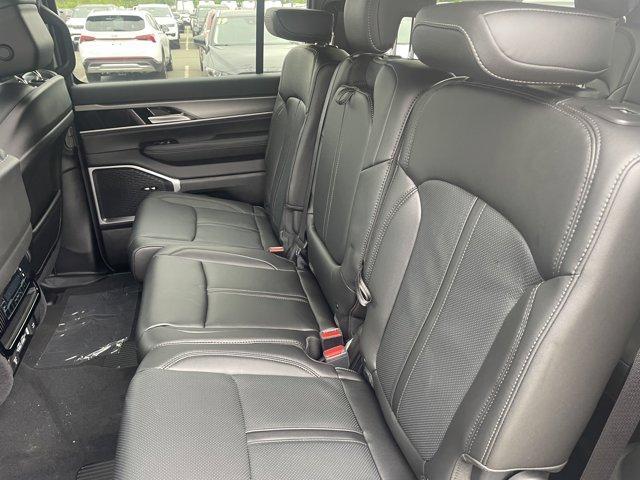 new 2025 Jeep Wagoneer car