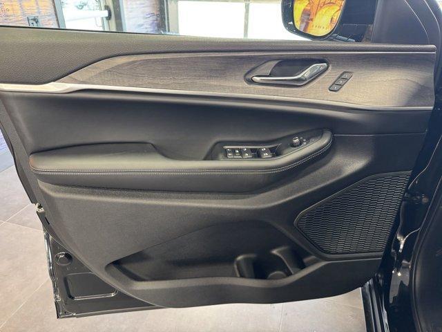 new 2025 Jeep Grand Cherokee L car