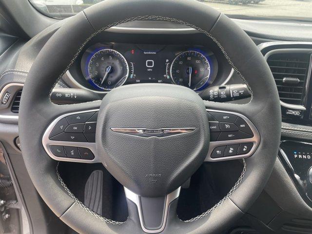 new 2025 Chrysler Pacifica car