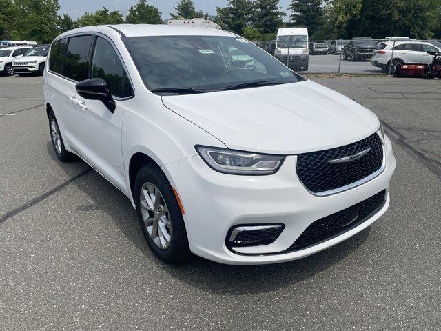 new 2025 Chrysler Pacifica car