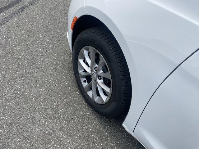 new 2025 Chrysler Pacifica car