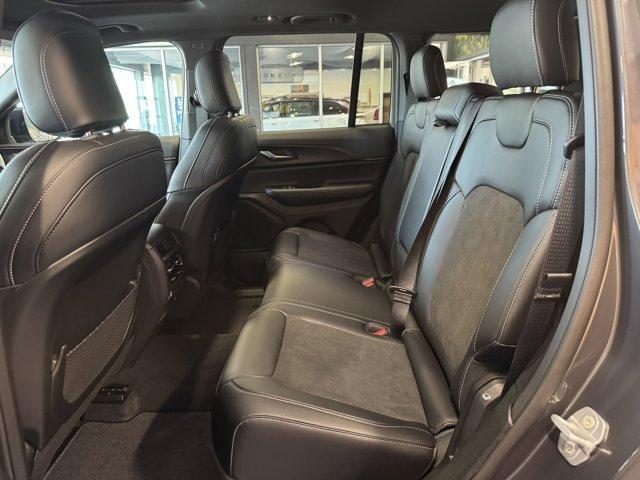new 2025 Jeep Grand Cherokee car, priced at $45,650