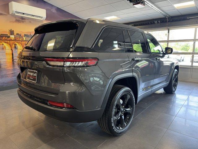 new 2025 Jeep Grand Cherokee car, priced at $45,650
