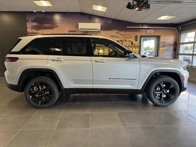 new 2024 Jeep Grand Cherokee car, priced at $47,347