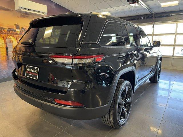 new 2025 Jeep Grand Cherokee car, priced at $49,470