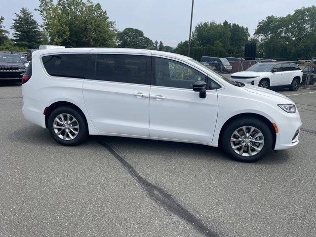 new 2025 Chrysler Pacifica car, priced at $45,468