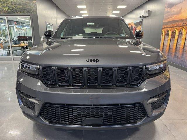 new 2025 Jeep Grand Cherokee car, priced at $49,470