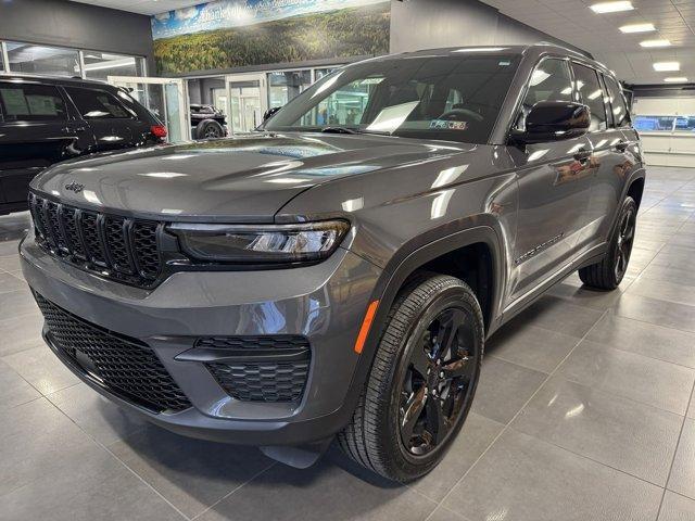 new 2025 Jeep Grand Cherokee car, priced at $49,470