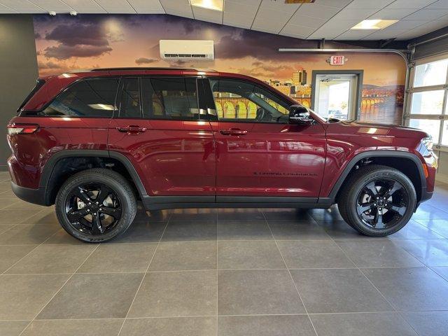 new 2025 Jeep Grand Cherokee car, priced at $49,470