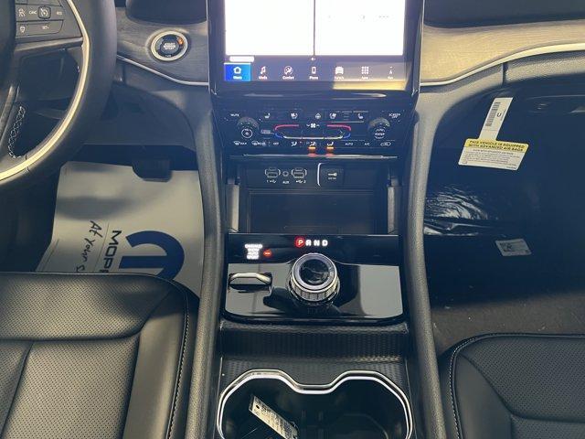 new 2025 Jeep Grand Cherokee car, priced at $53,683
