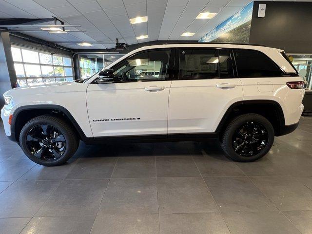 new 2025 Jeep Grand Cherokee car, priced at $53,683