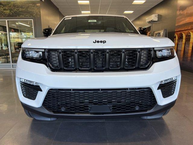 new 2025 Jeep Grand Cherokee car, priced at $53,683