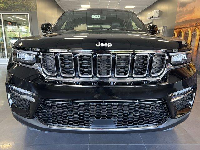 new 2025 Jeep Grand Cherokee car, priced at $49,233