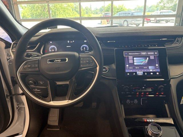new 2025 Jeep Grand Cherokee car, priced at $49,075