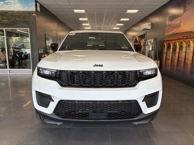 new 2025 Jeep Grand Cherokee car, priced at $49,075