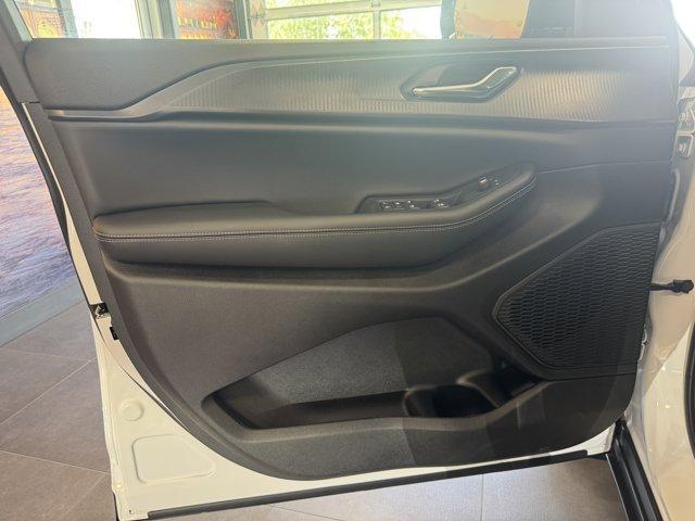 new 2025 Jeep Grand Cherokee car, priced at $47,855