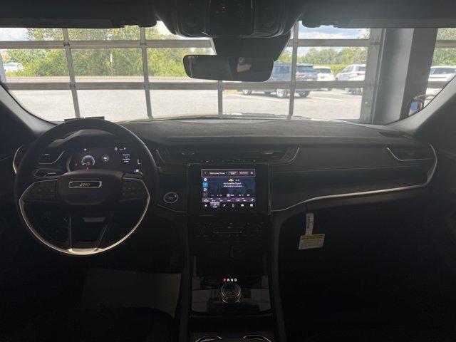 new 2025 Jeep Grand Cherokee car, priced at $47,855