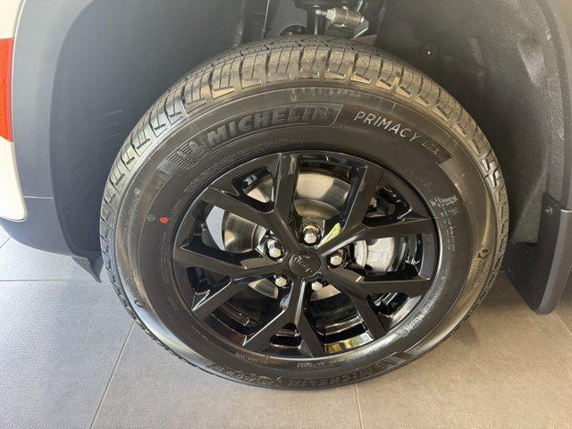 new 2025 Jeep Grand Cherokee car, priced at $47,855