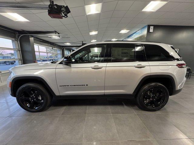 new 2025 Jeep Grand Cherokee car, priced at $49,470