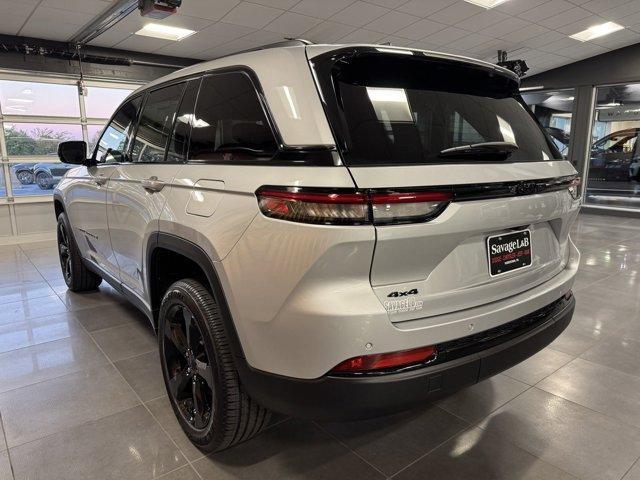 new 2025 Jeep Grand Cherokee car, priced at $49,470