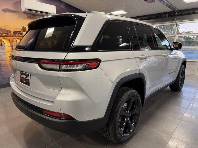 new 2025 Jeep Grand Cherokee car, priced at $49,470