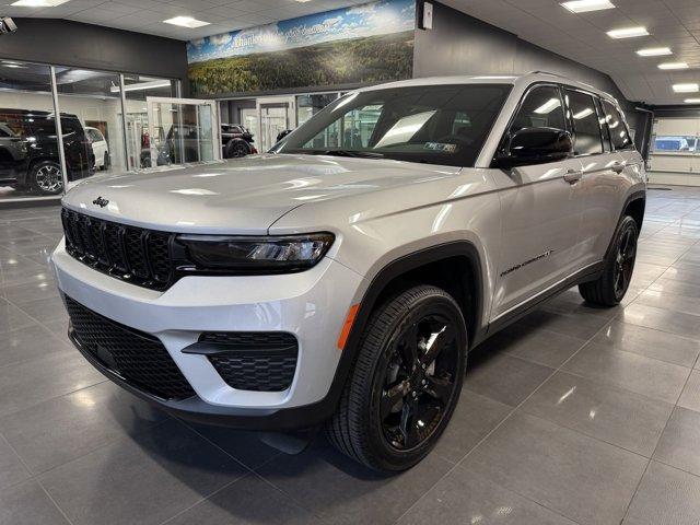 new 2025 Jeep Grand Cherokee car, priced at $49,470